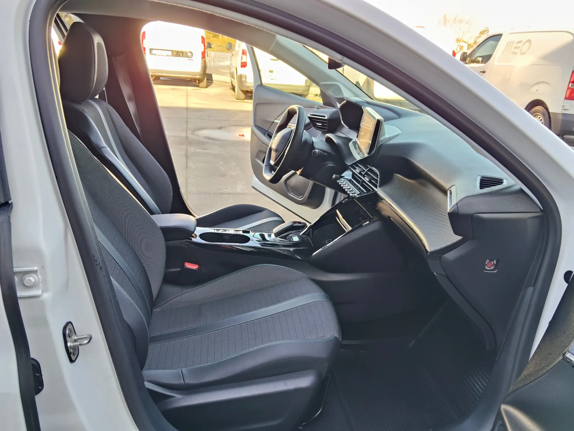 Peugeot e-208 50 kWh Allure Pack 19