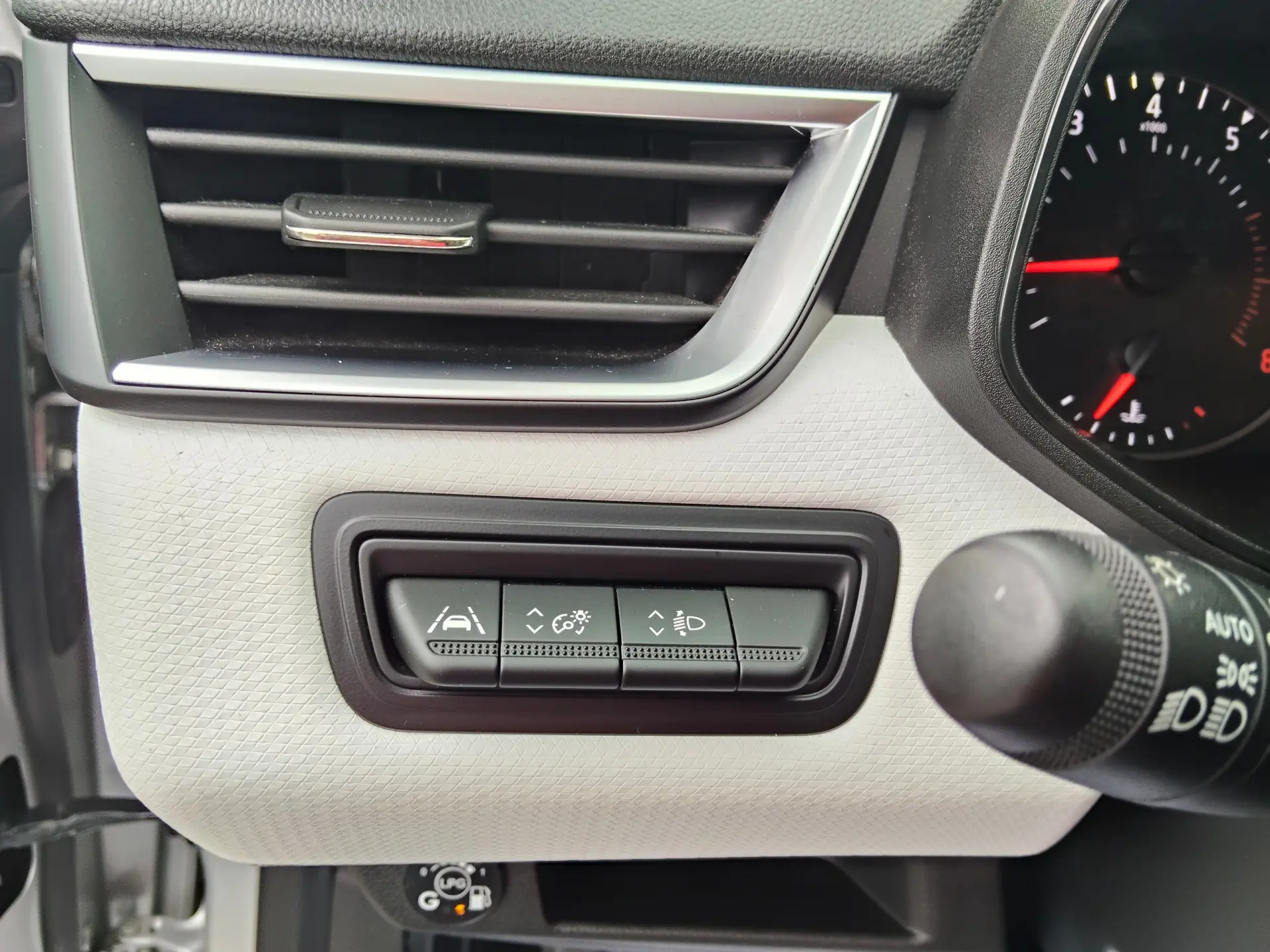 Renault Clio 1.0 TCe Evolution Bi-Fuel 37