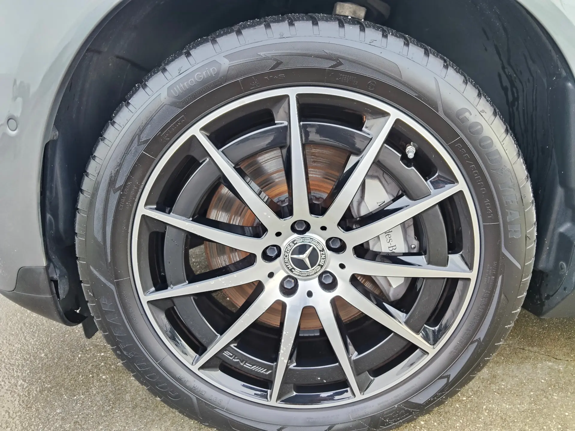 Mercedes-Benz EQC 400 4Matic AMG Line 11