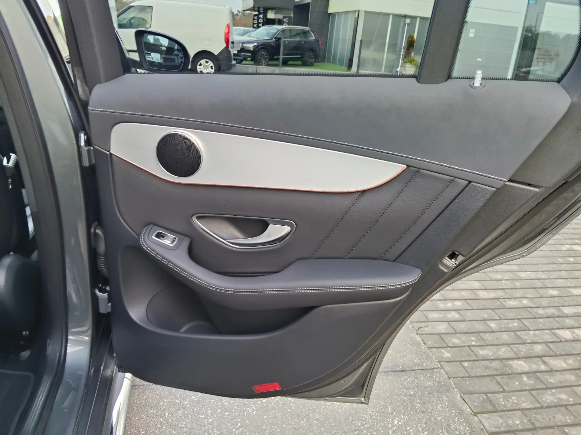 Mercedes-Benz EQC 400 4Matic AMG Line 32