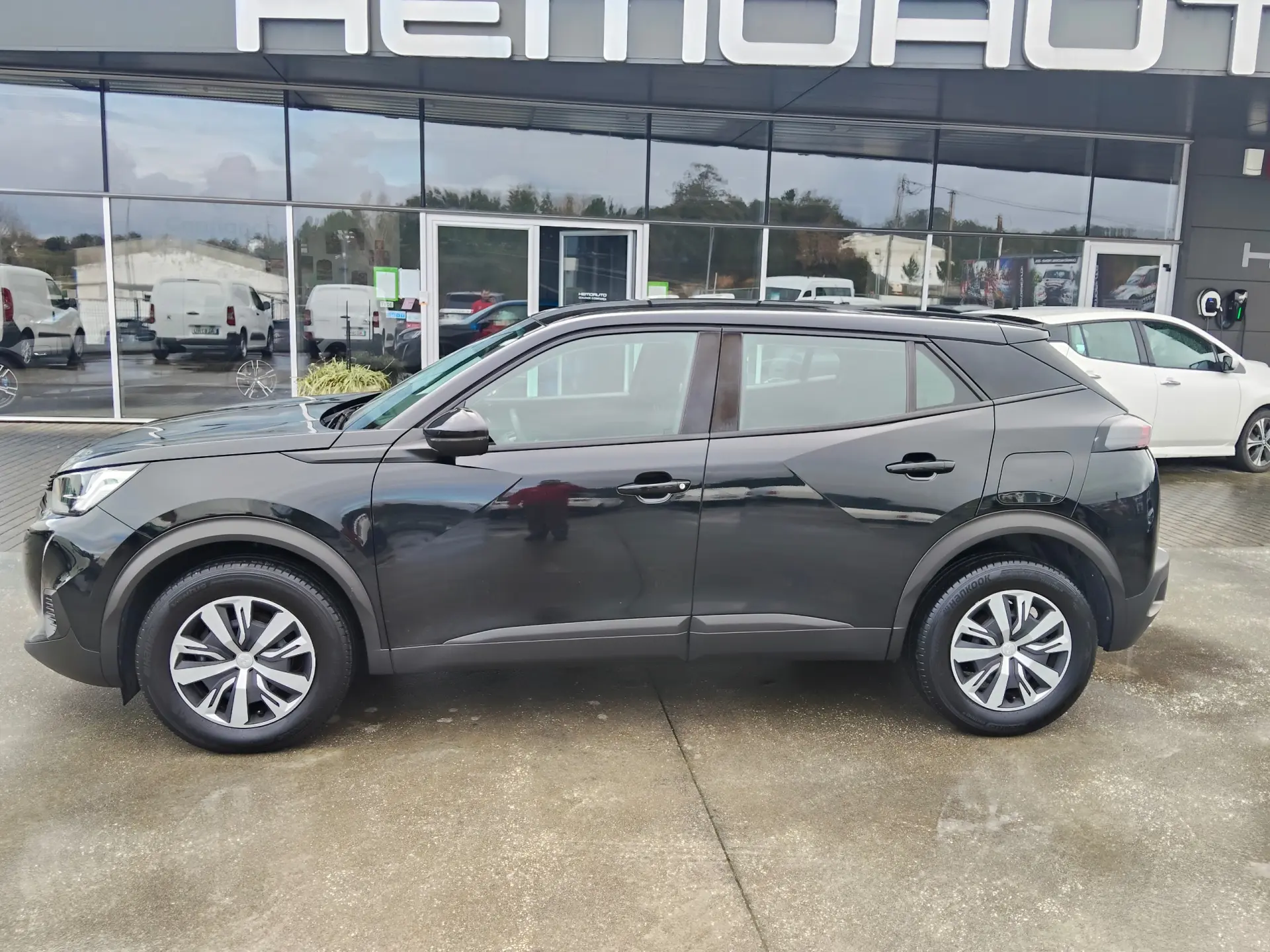 Peugeot 2008 1.2 PureTech Style 9