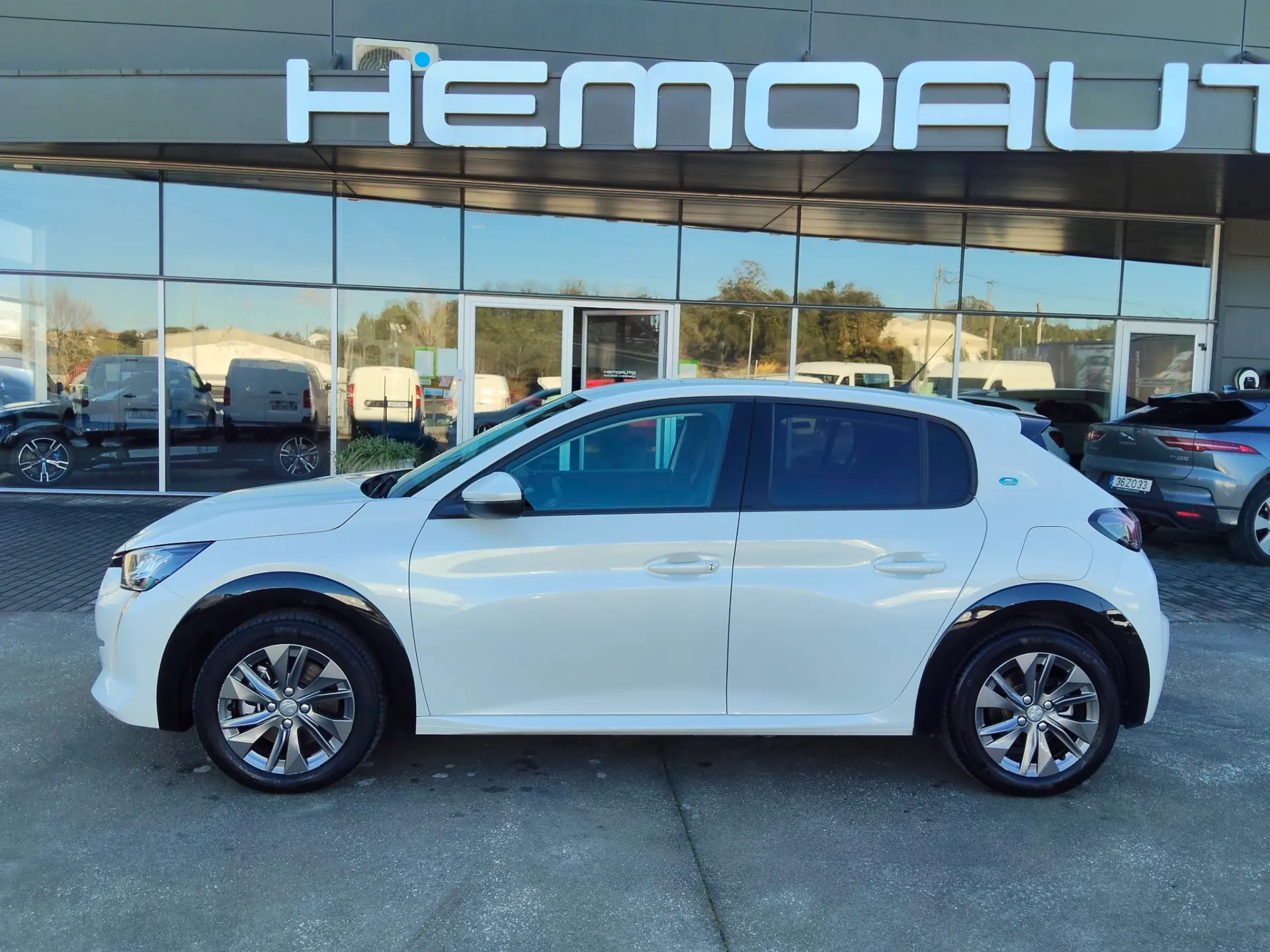 Peugeot e-208 50 kWh Allure Pack 11