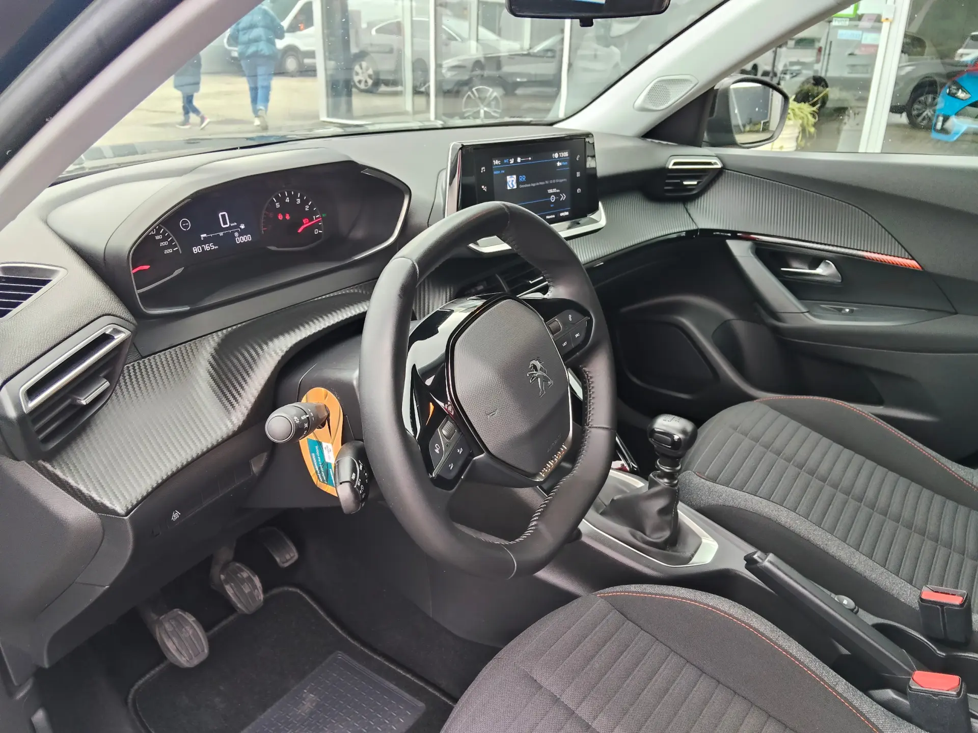 Peugeot 2008 1.2 PureTech Style 13
