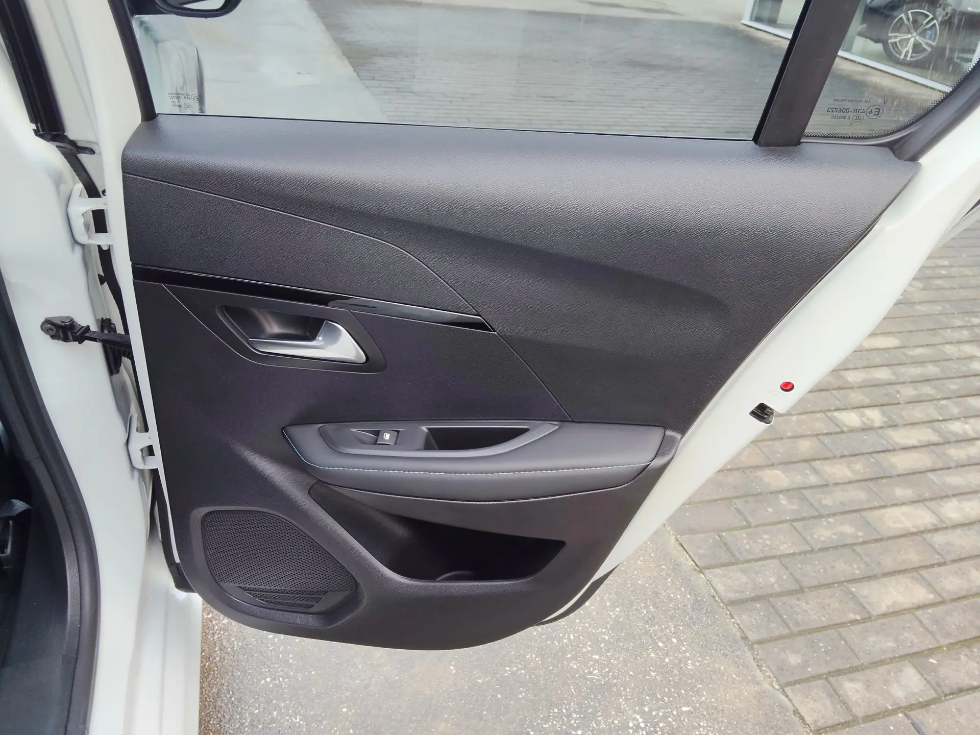 Peugeot e-208 50 kWh Allure Pack 17