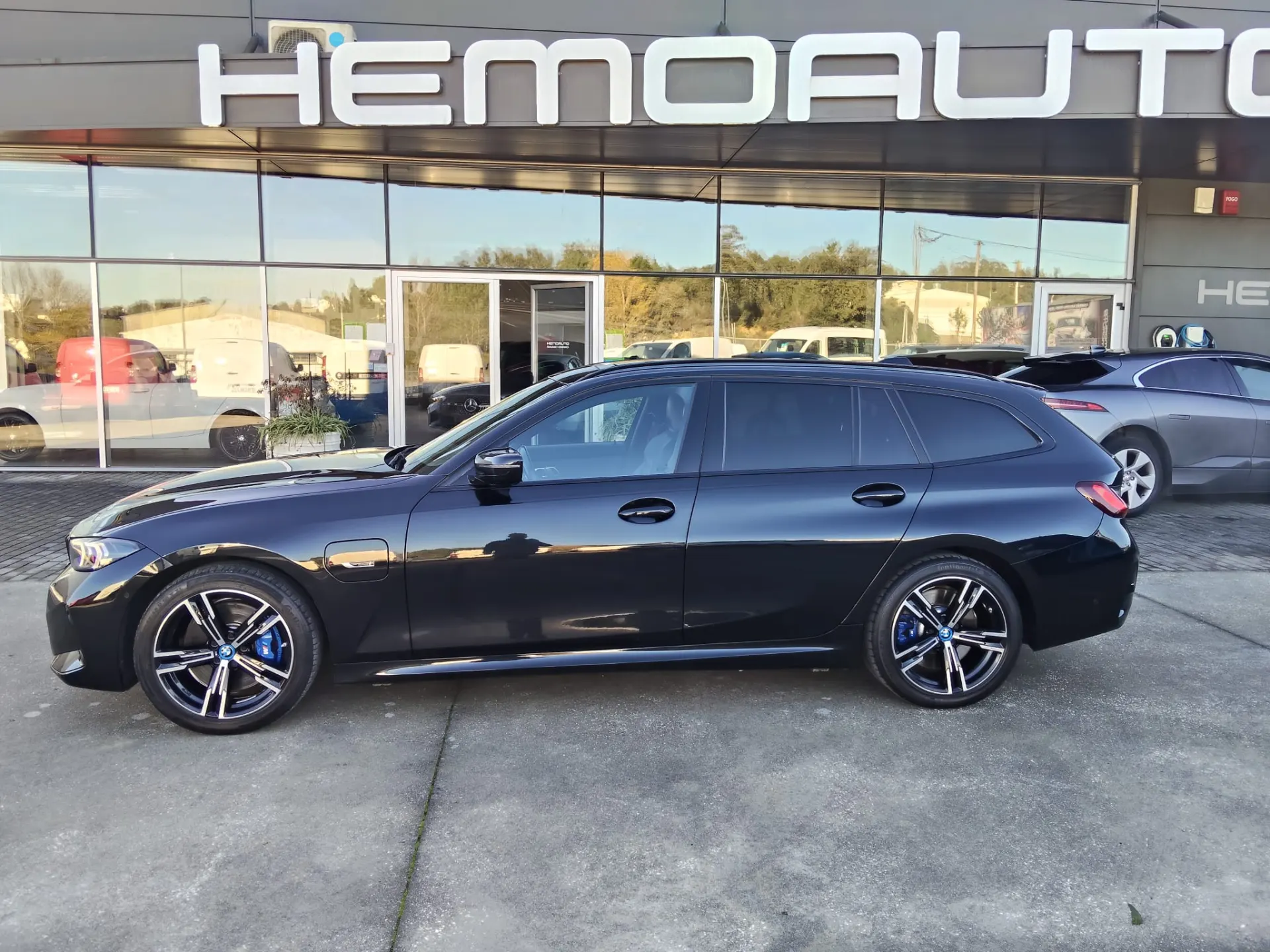 BMW 330 e Pack Desportivo M Pro Auto 3