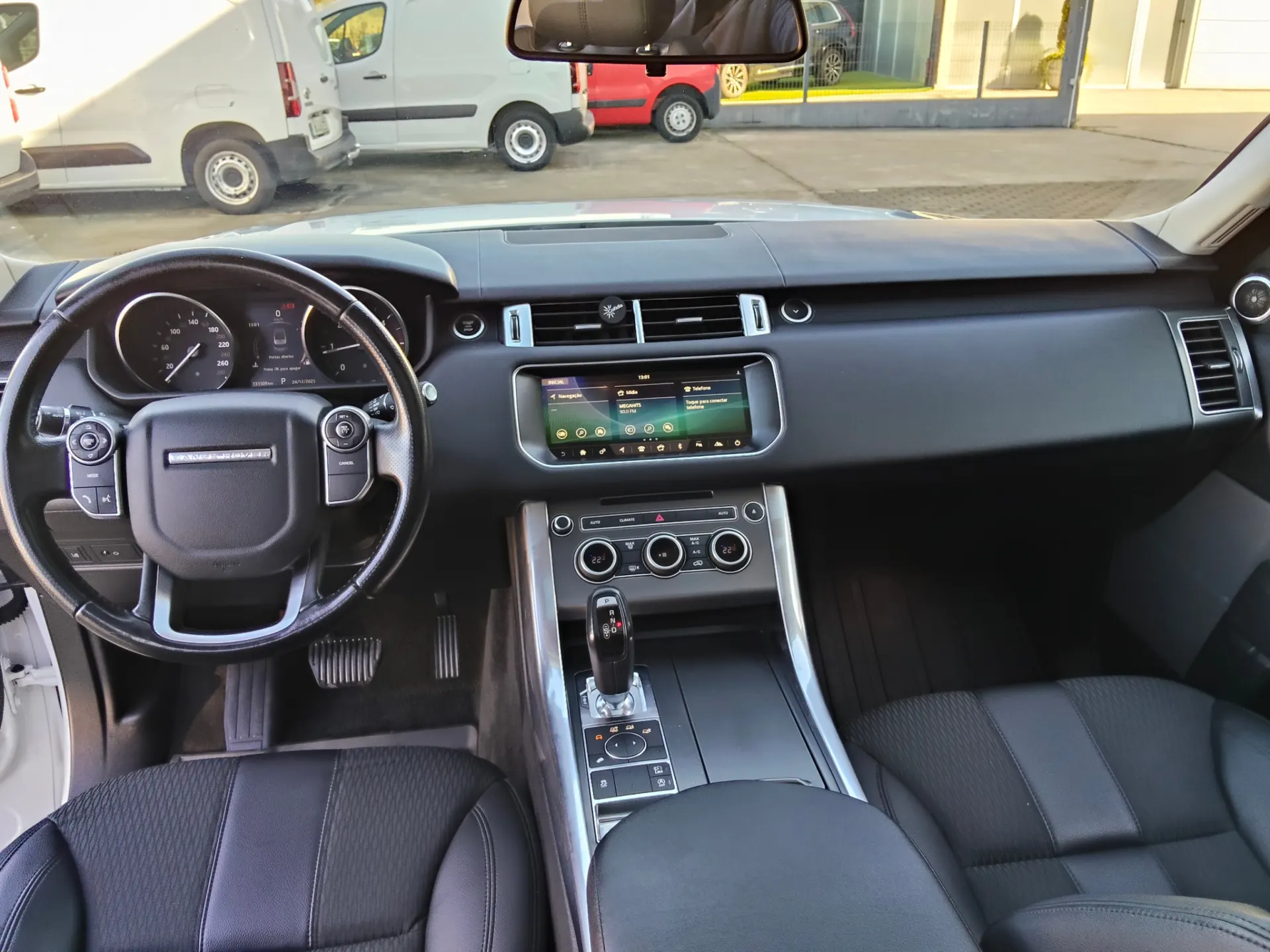 Land Rover Range Rover Sport 2.0 SD4 HSE 27