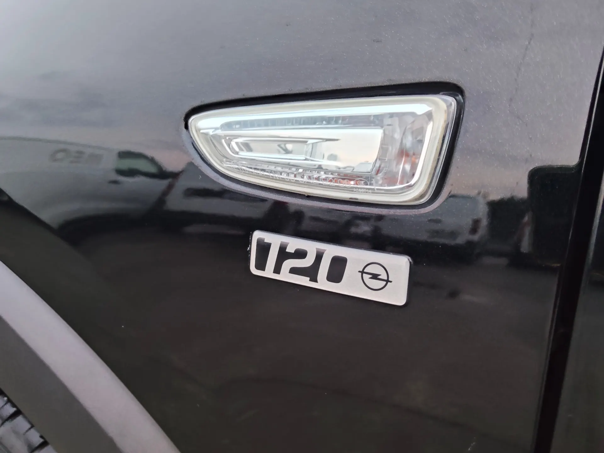 Opel Crossland 1.2 T Business Edition 13