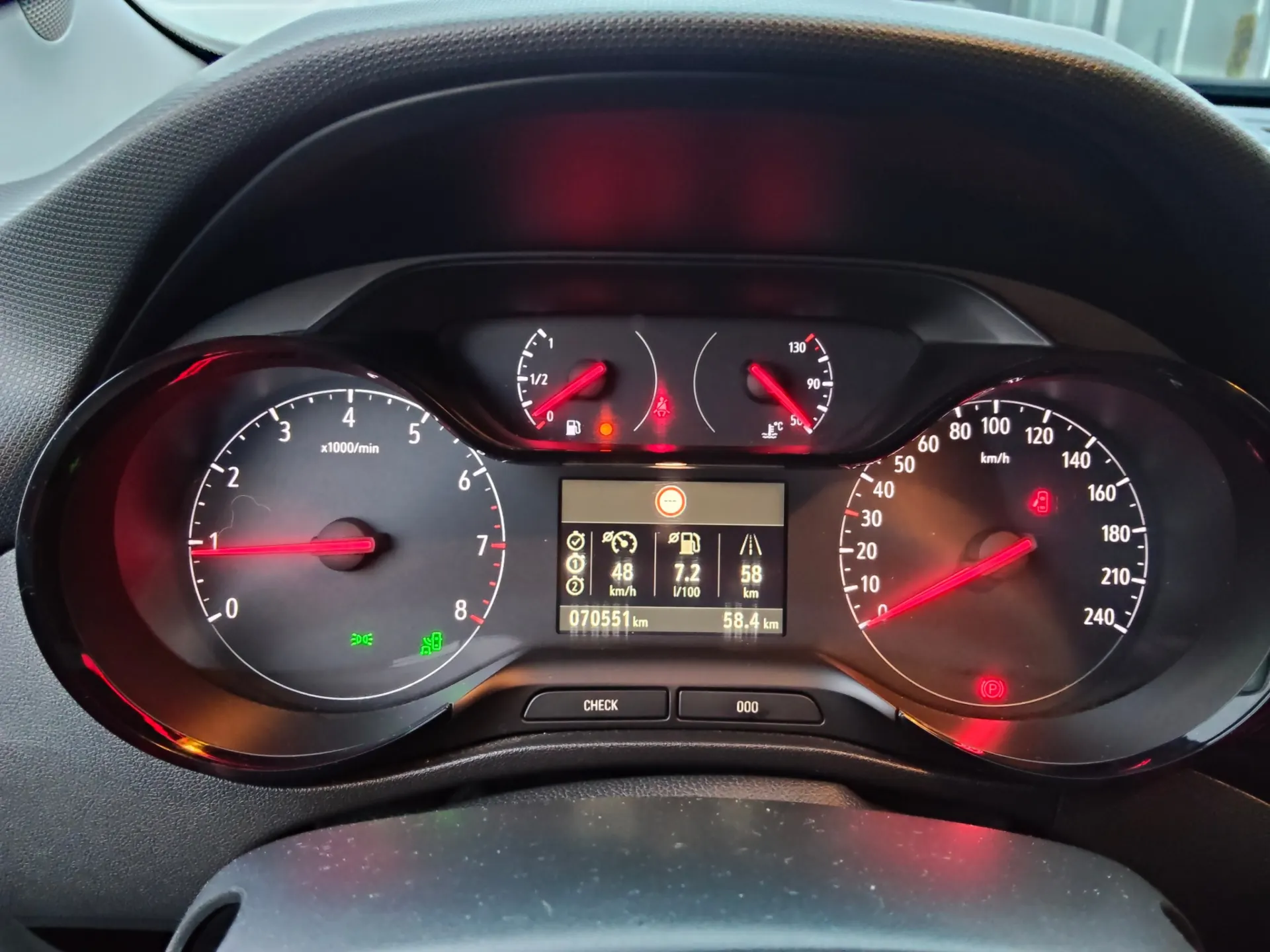 Opel Crossland 1.2 T Business Edition 34