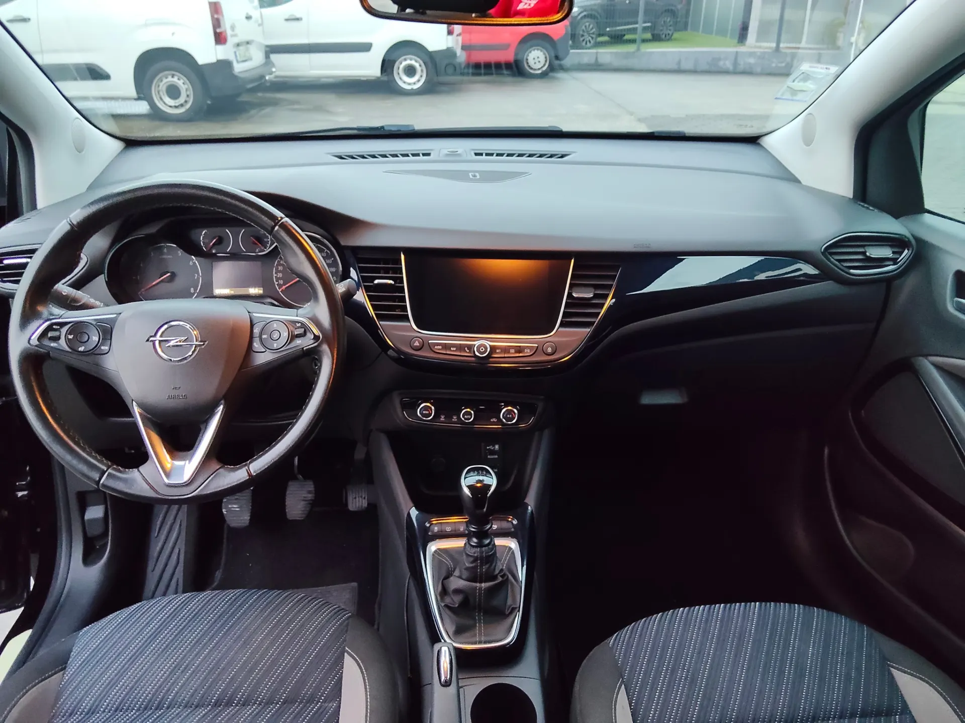 Opel Crossland 1.2 T Business Edition 24