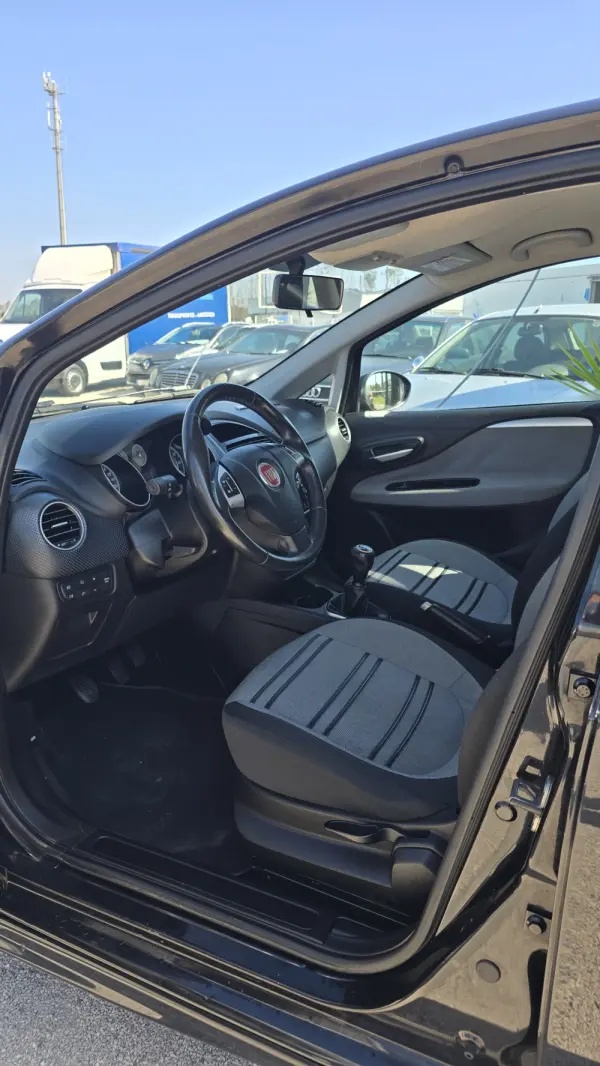 Fiat Punto Evo 1.3 M-Jet Dynamic Style 8