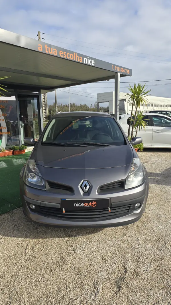 Renault Clio 1.2 16V SE Storia Confort 2