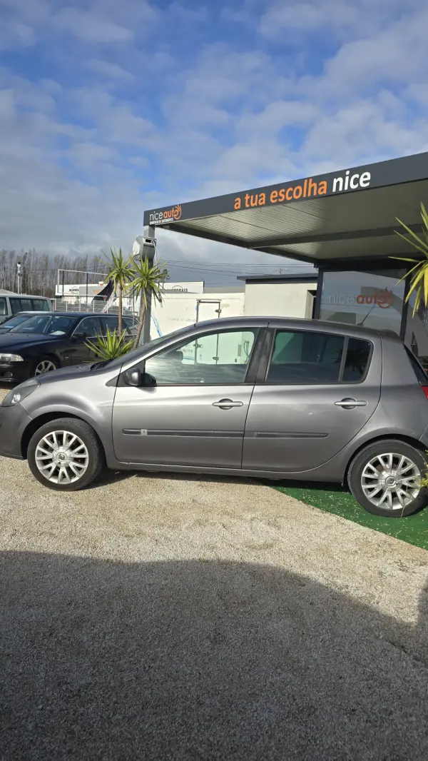 Renault Clio 1.2 16V SE Storia Confort 5