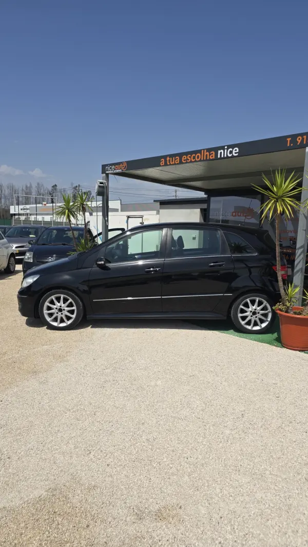 Mercedes-Benz B 180 6
