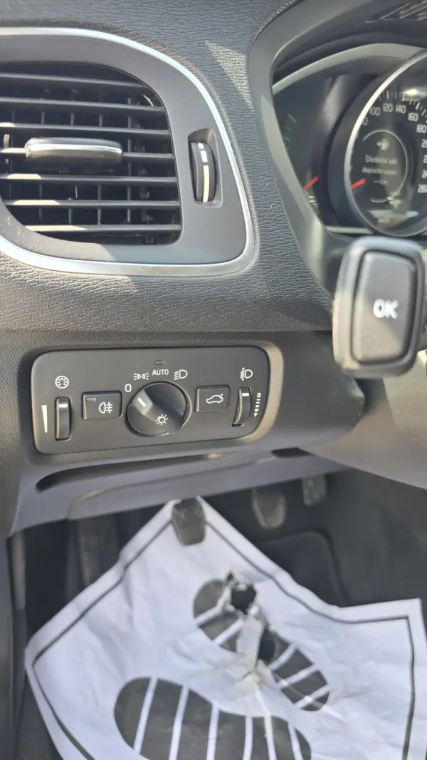 Volvo V40 1.6 D2 Momentum Eco 9
