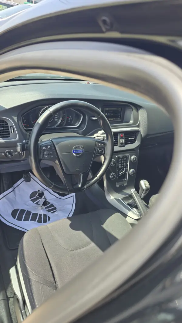 Volvo V40 1.6 D2 Momentum Eco 8