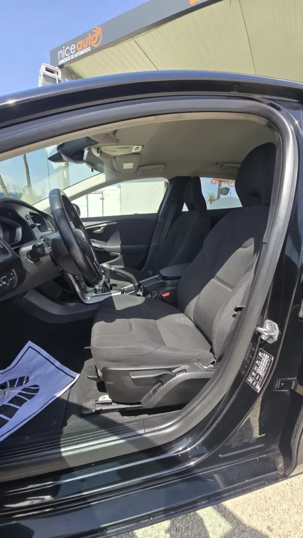 Volvo V40 1.6 D2 Momentum Eco 12