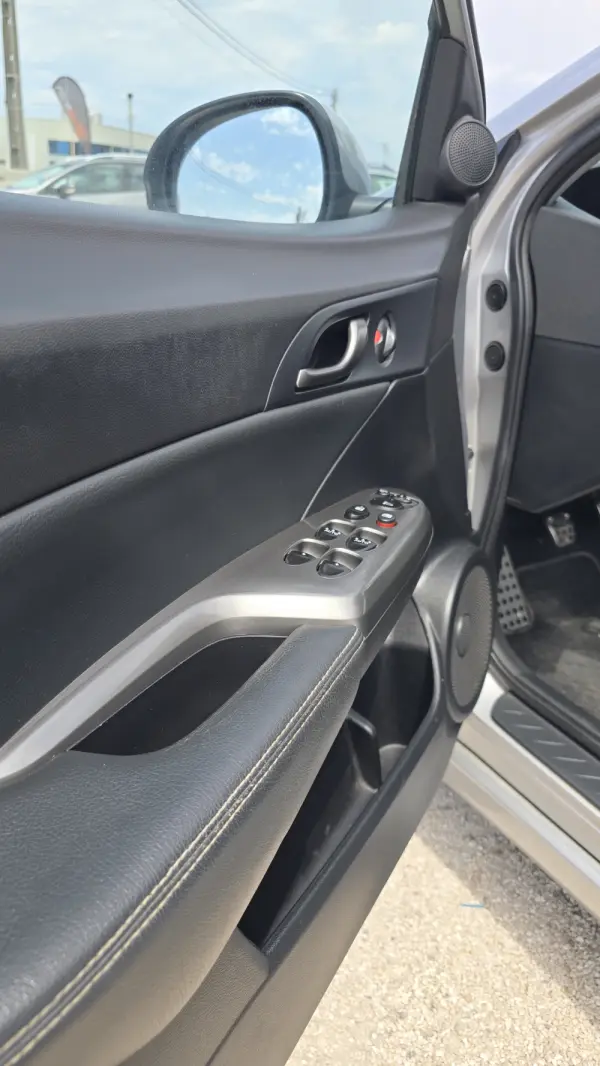 Honda Civic 1.4 i-VTEC Comfort Navi 6