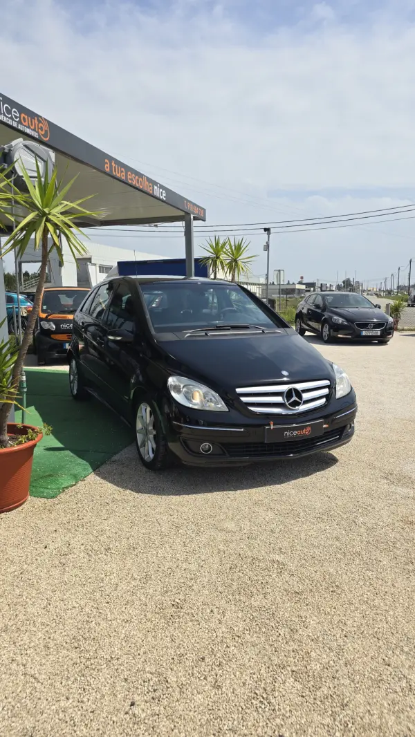 Mercedes-Benz B 180 3