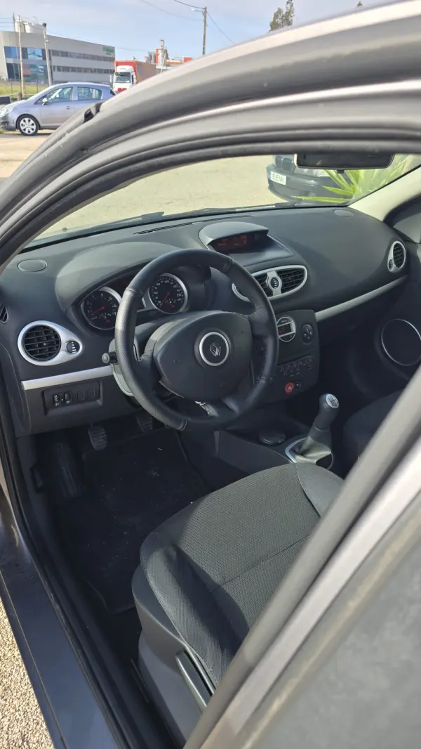 Renault Clio 1.2 16V SE Storia Confort 7