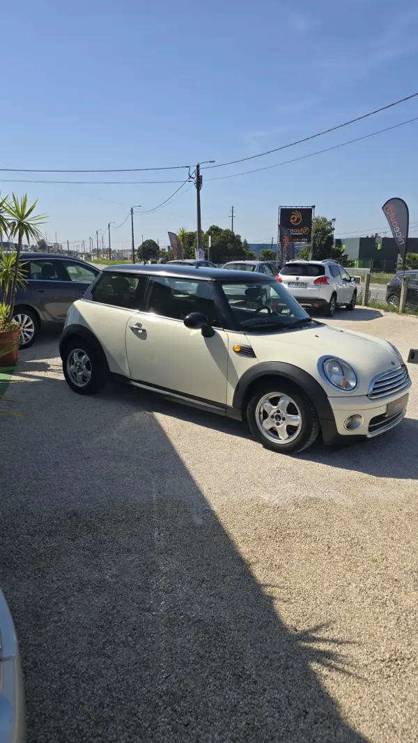 MINI 3 Portas One D 4
