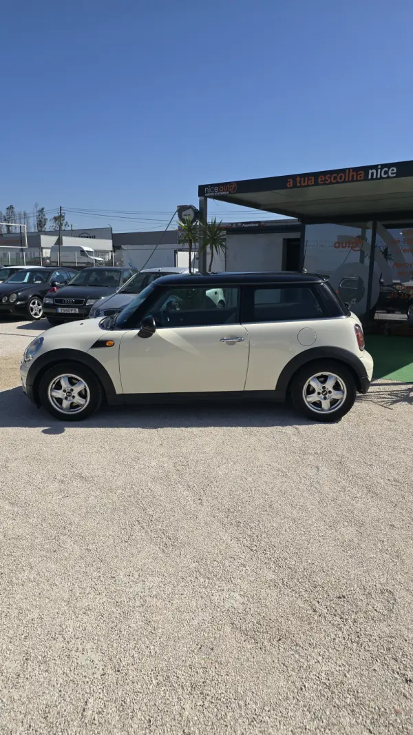 MINI 3 Portas One D 8
