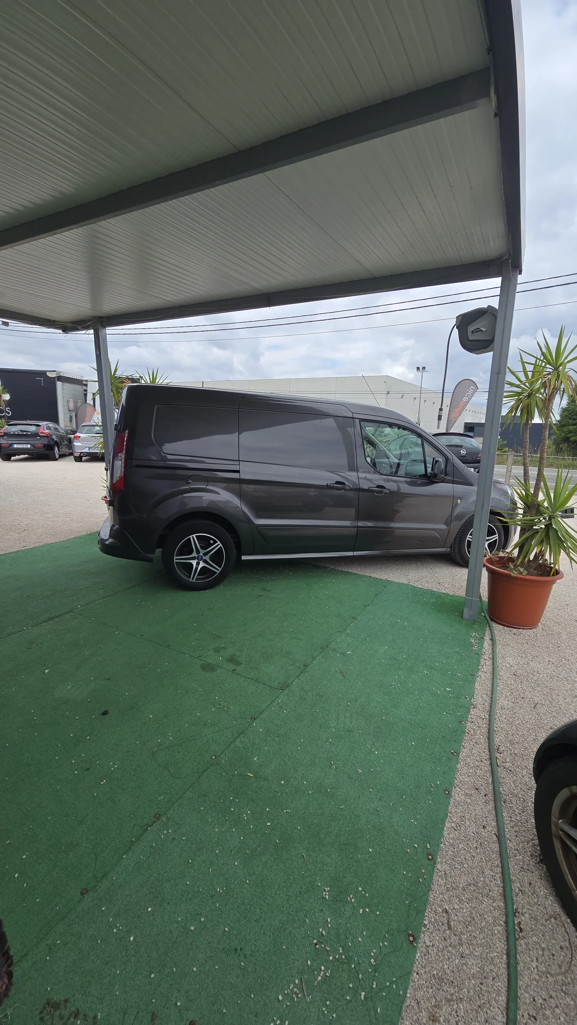 Ford Transit Connect 4