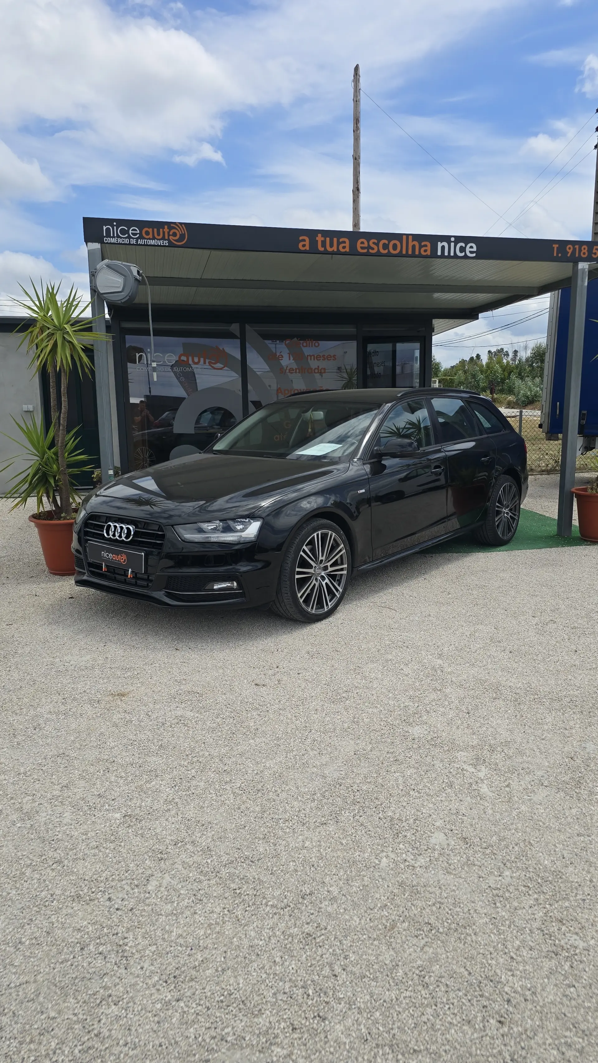 Audi A4 Avant 2.0 TDI DPF multitronic S line Sport Pack 1