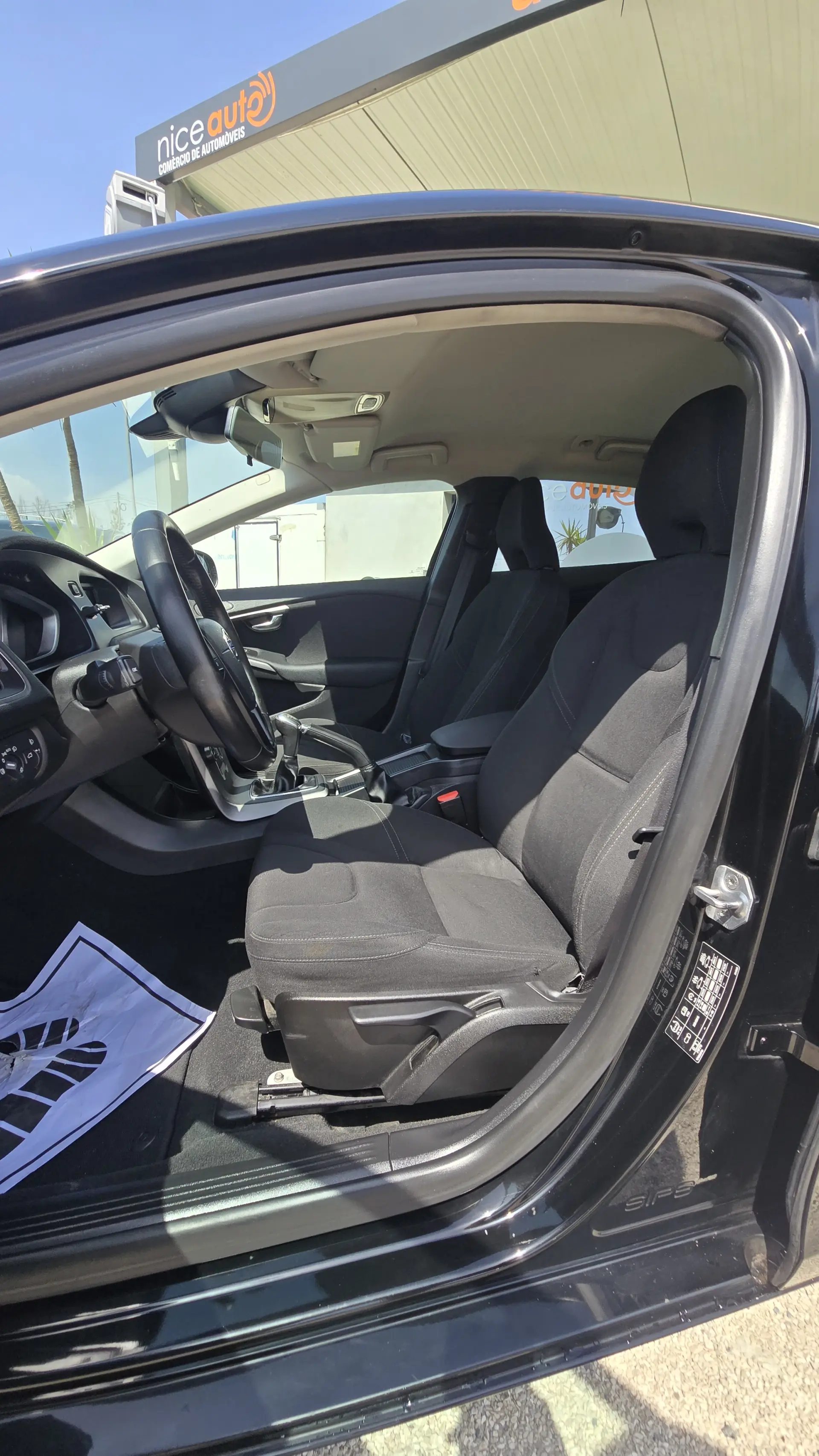 Volvo V40 1.6 D2 Momentum Eco 12
