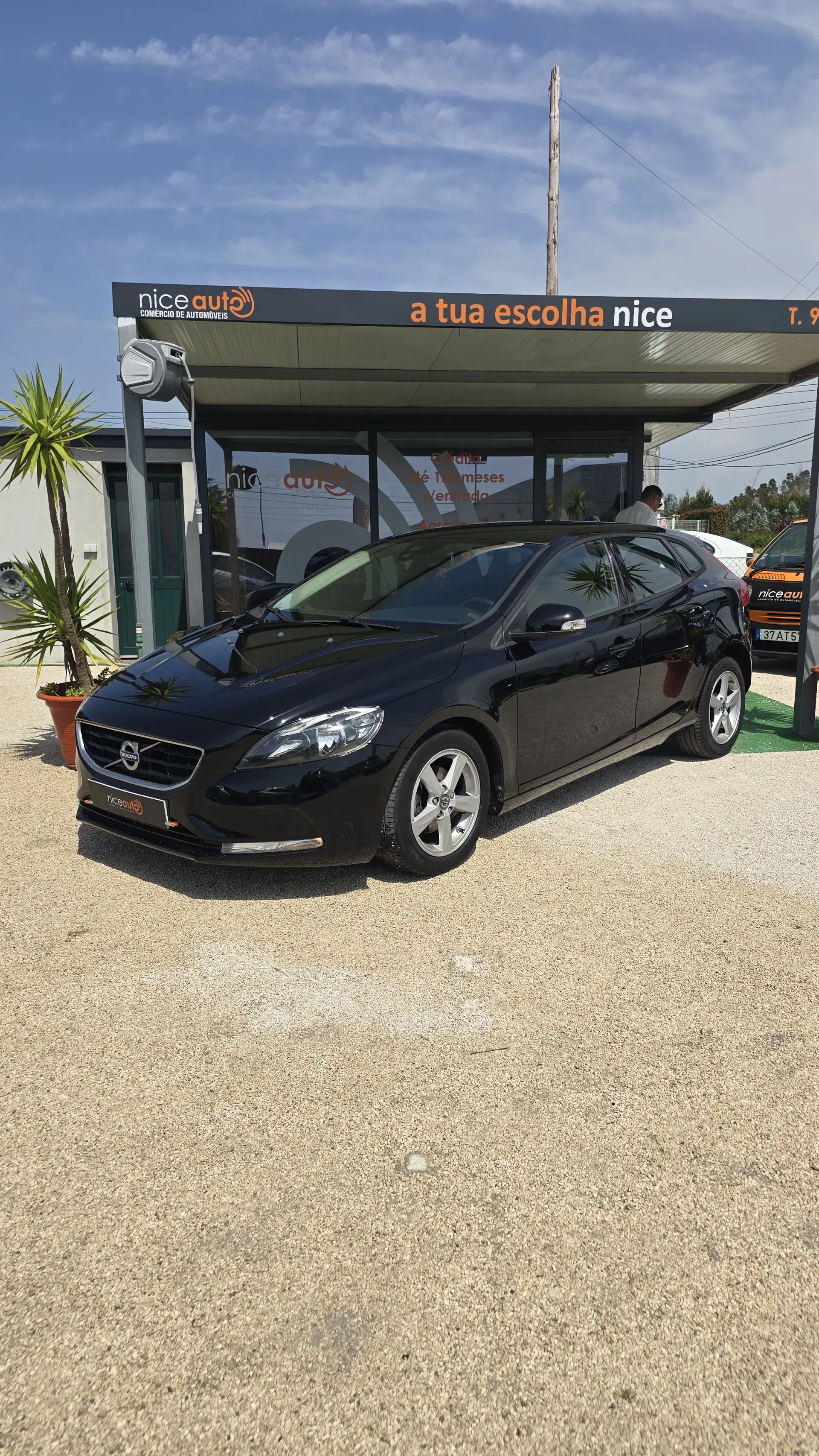 Volvo V40 1.6 D2 Momentum Eco 1