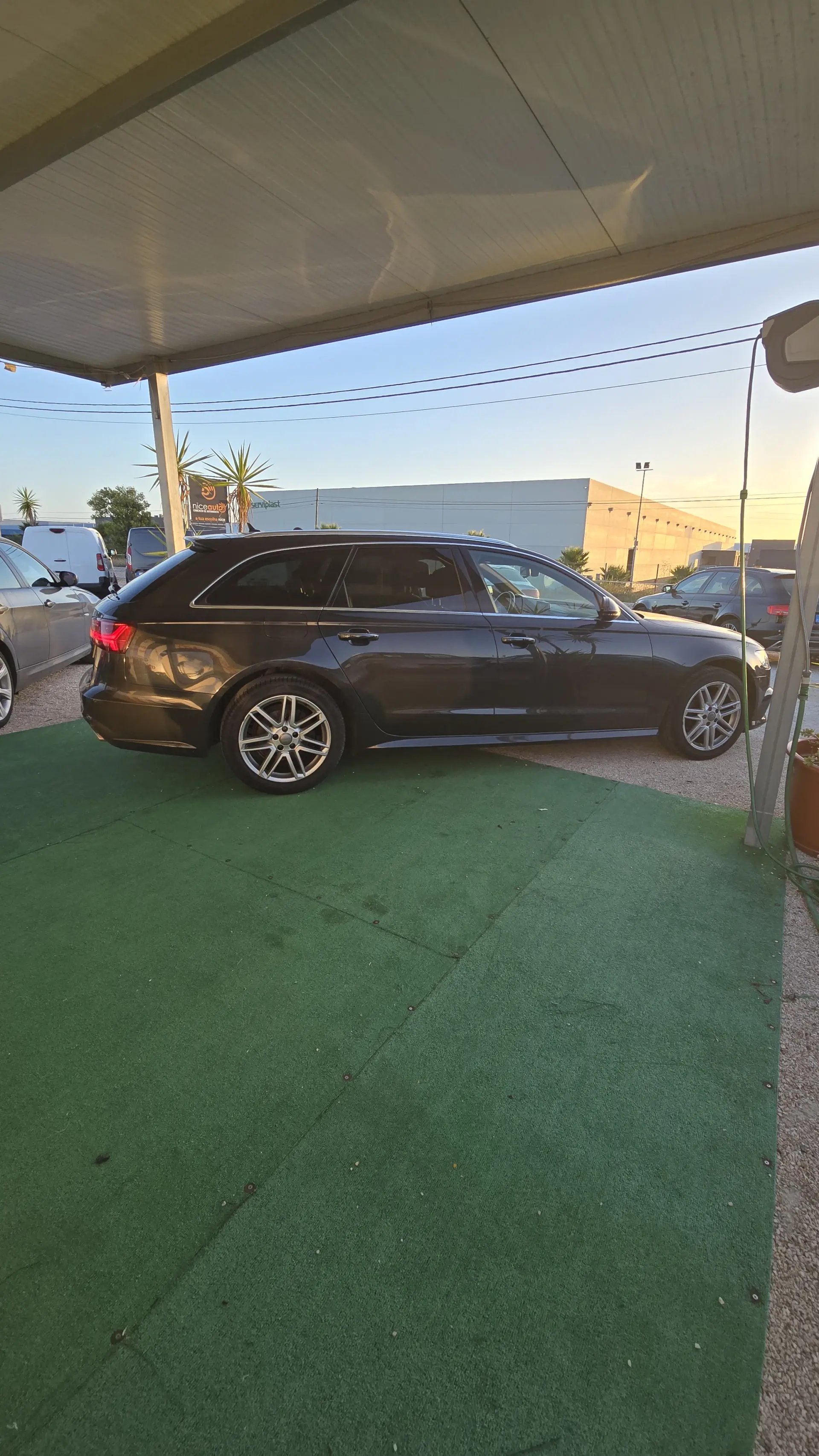 Audi A6 Avant 4