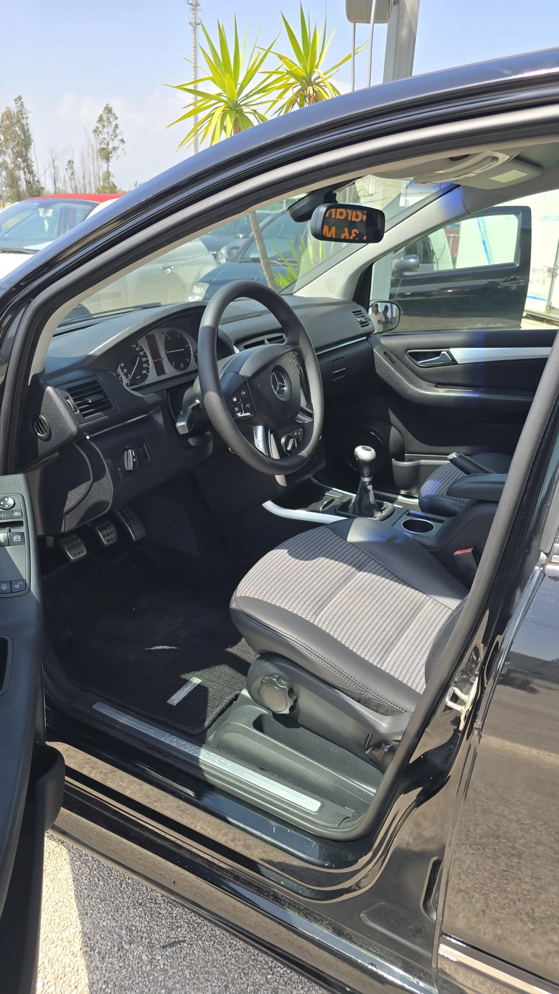 Mercedes-Benz B 180 8