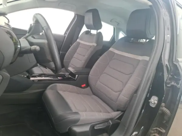 Citroen C4 1.2 PureTech Feel Pack EAT8 6