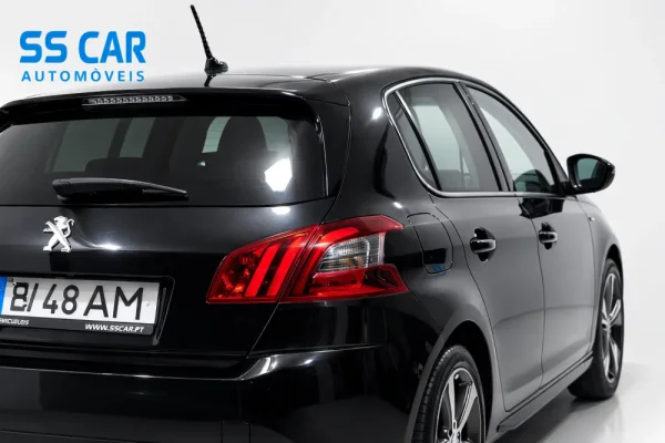 Peugeot 308 1.2 PureTech Allure EAT8 3
