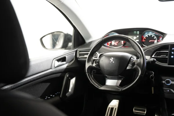 Peugeot 308 1.2 PureTech Allure EAT8 7