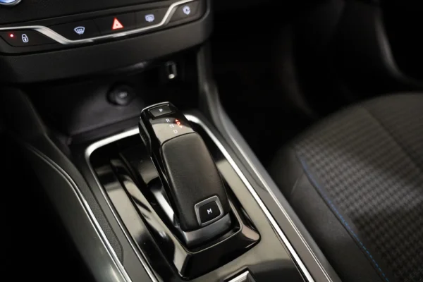 Peugeot 308 1.2 PureTech Allure EAT8 11