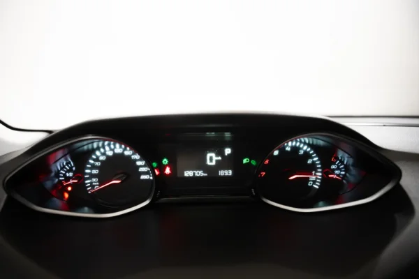 Peugeot 308 1.2 PureTech Allure EAT8 21