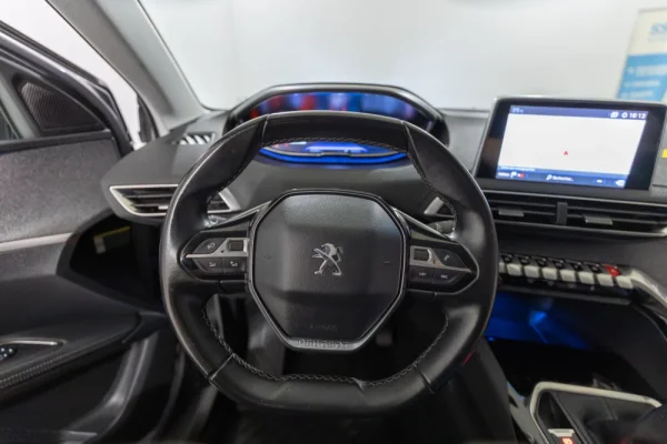 Peugeot 3008 1.2 PureTech Allure 17