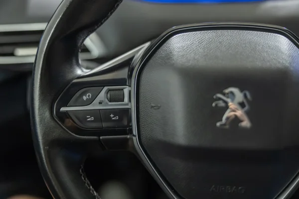 Peugeot 3008 1.2 PureTech Allure 19