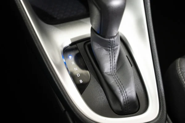 Toyota Yaris 1.5 HDF Comfort 14