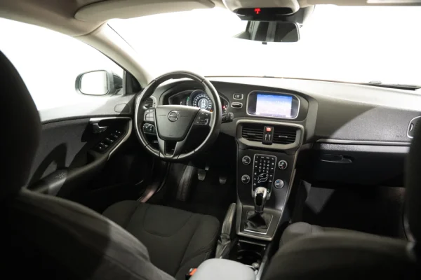 Volvo V40 2.0 D2 Momentum 9