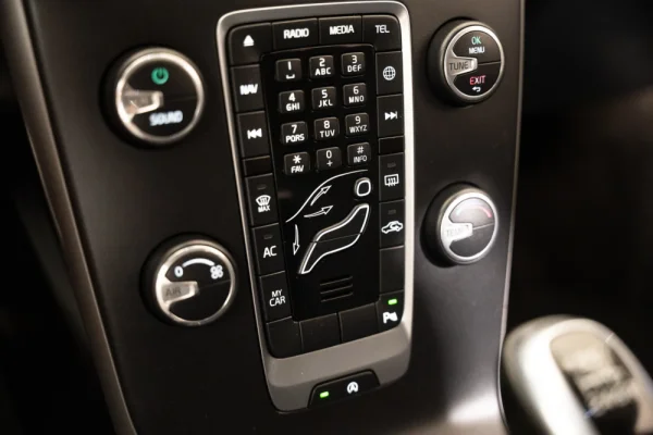 Volvo V40 2.0 D2 Momentum 11