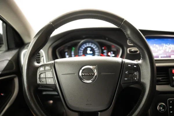 Volvo V40 2.0 D2 Momentum 16