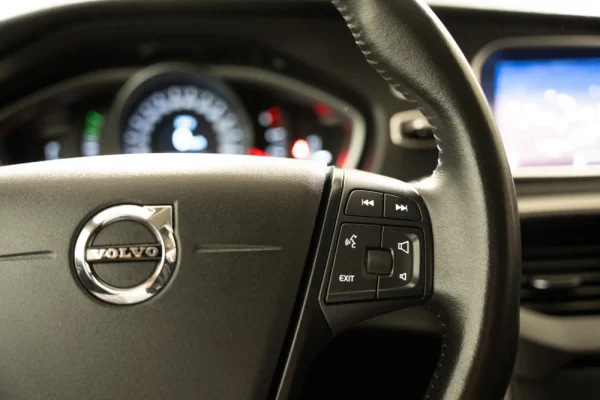 Volvo V40 2.0 D2 Momentum 18