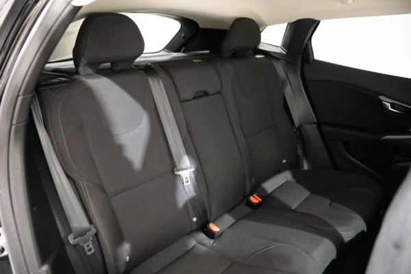 Volvo V40 2.0 D2 Momentum 19