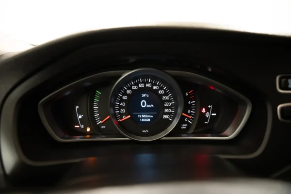 Volvo V40 2.0 D2 Momentum 21