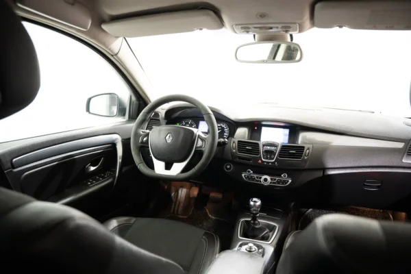 Renault Laguna 1.5 dCi Dynamique S 6