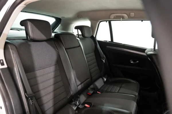 Renault Laguna 1.5 dCi Dynamique S 21