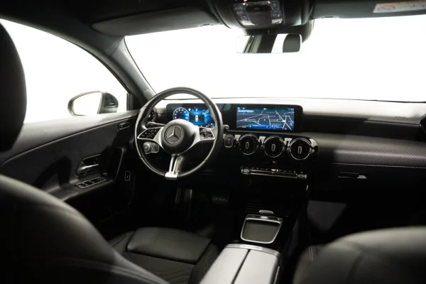 Mercedes-Benz A 250 Limousine e Progressive 13