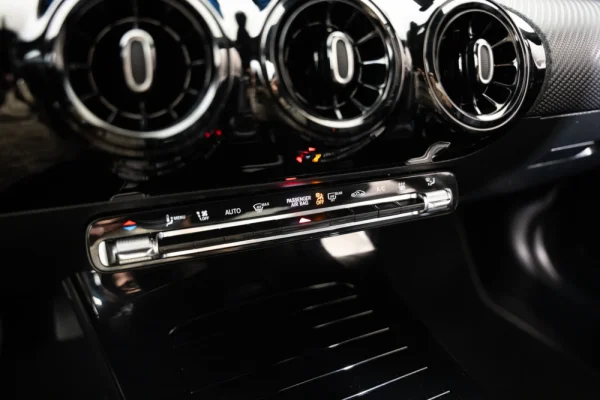 Mercedes-Benz A 250 Limousine e Progressive 15
