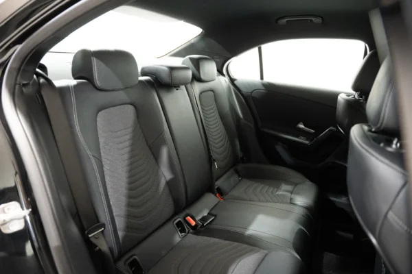 Mercedes-Benz A 250 Limousine e Progressive 27